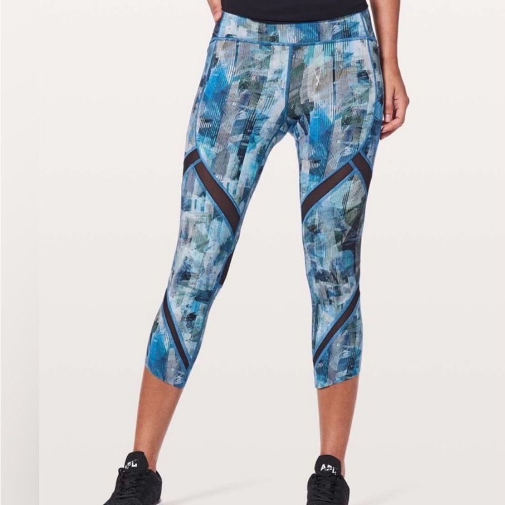 lululemon athletica On Pace Crop 21” Sun Dazed Multi Blue Leggings Size 4